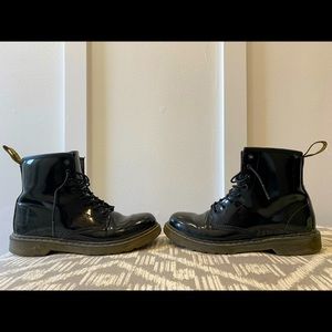 Dr. Martens - JUNIOR 1460 PATENT LEATHER LACE UP BOOTS- kids size 4 - black